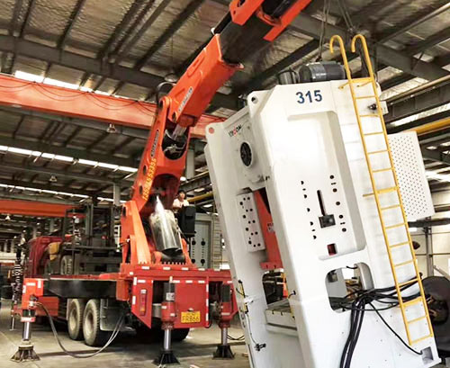 黄州附近随车吊出租，轻松解决运输难题