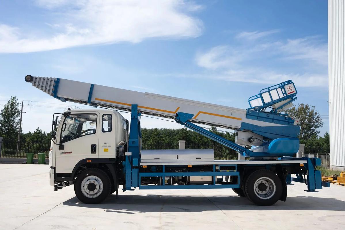 黄州云梯上料车租赁费用