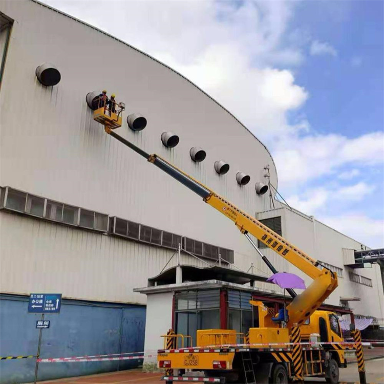 黄州高空作业车出租服务：专业广告牌安装解决方案