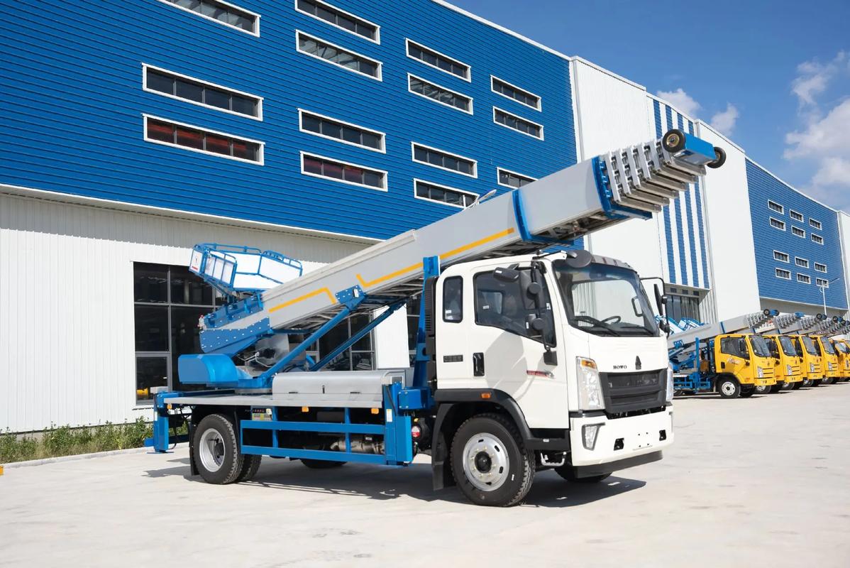 黄州出租云梯车高空作业车 建筑垃圾搬运